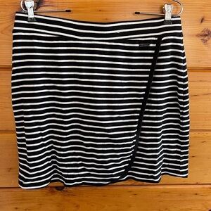 Black & White Stripe Faux Wrap Skort by Jones NY M